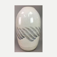 Load image into Gallery viewer, Japanese Ceramic Flower Vase Kabin
