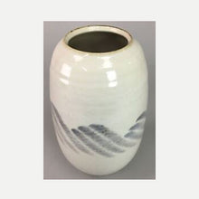 Load image into Gallery viewer, Japanese Ceramic Flower Vase Kabin
